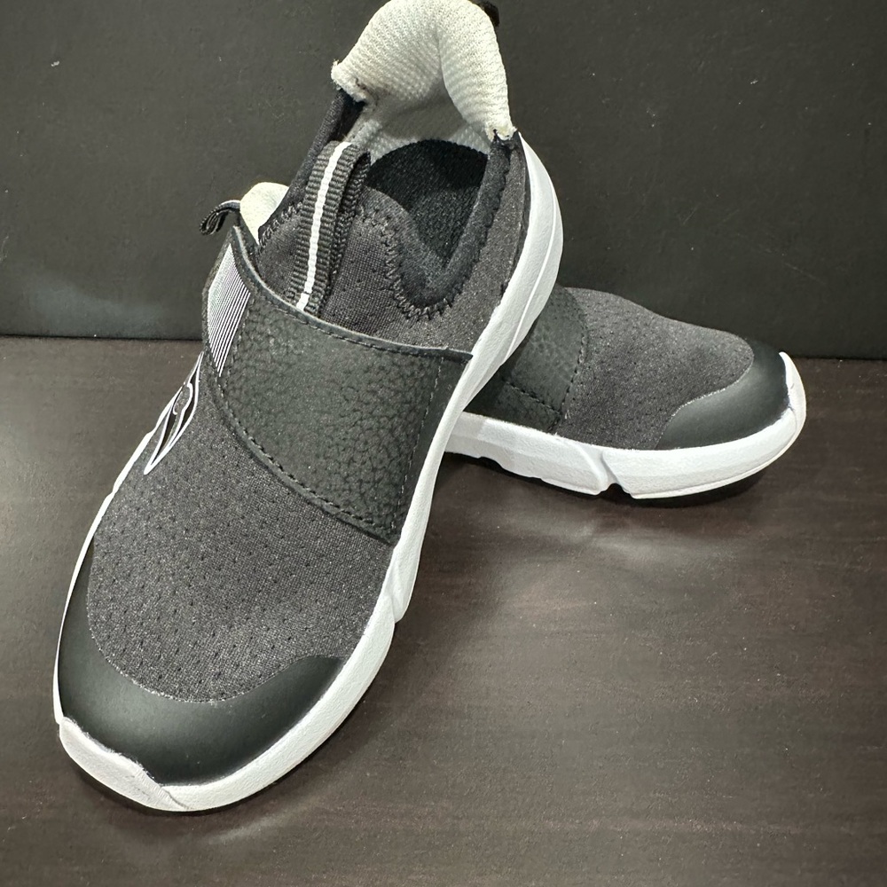 NEW-Children’s Saucony White & Black Unisex Child “Breeze Sport” Sneaker, Sz 10M